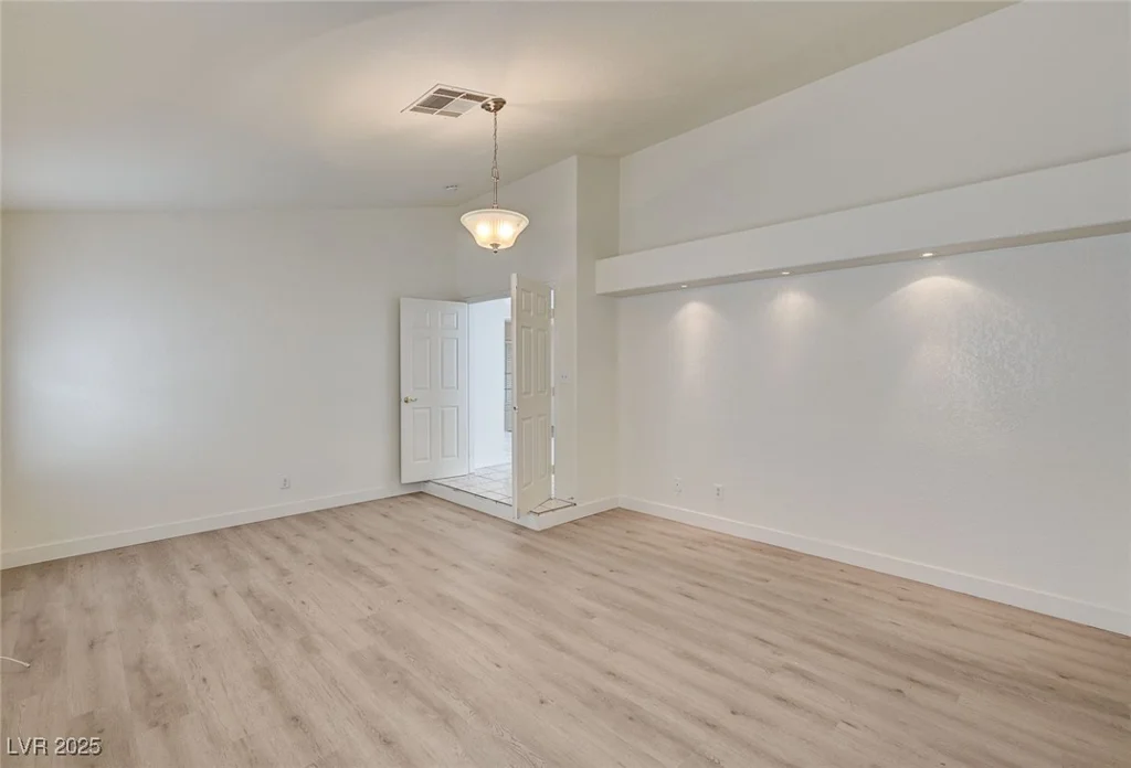 2917 Broken Willow, Las Vegas, NV 89117