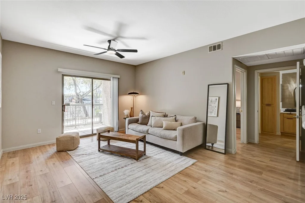 8000 Badura, Las Vegas, NV 89113