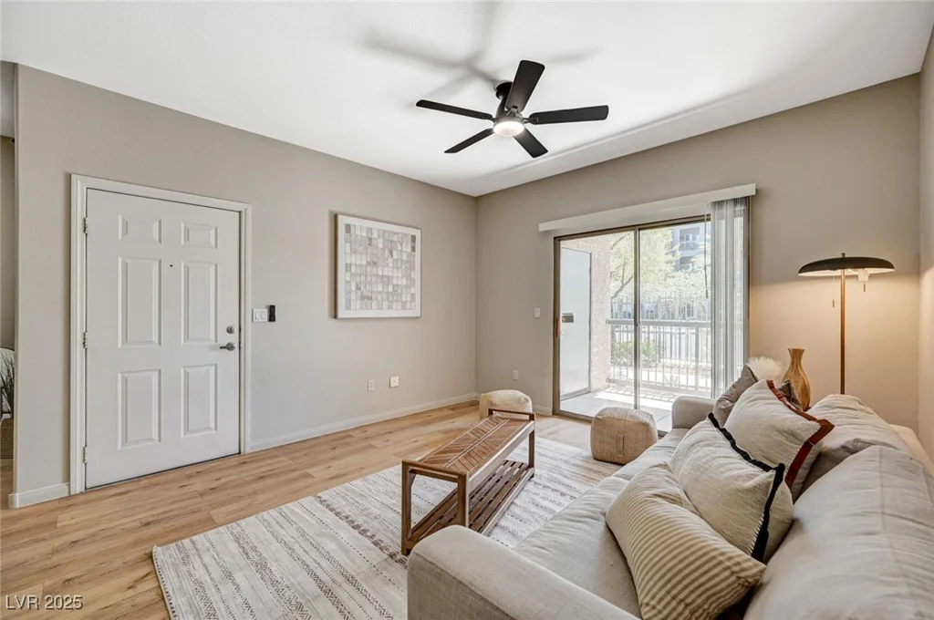 8000 Badura, Las Vegas, NV 89113