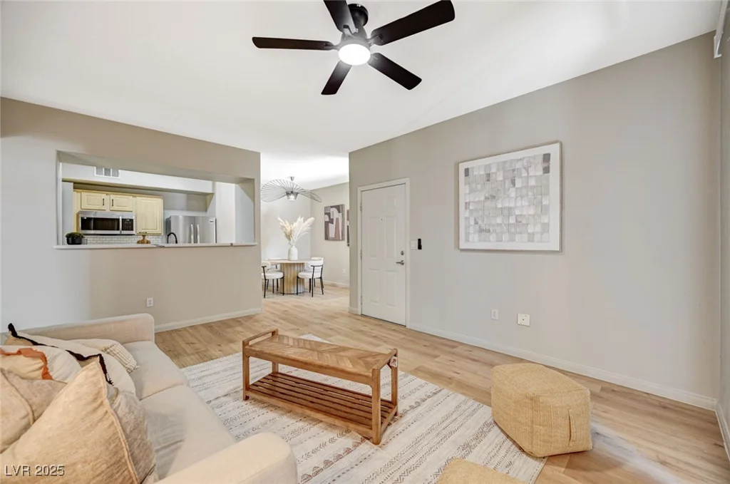 8000 Badura, Las Vegas, NV 89113