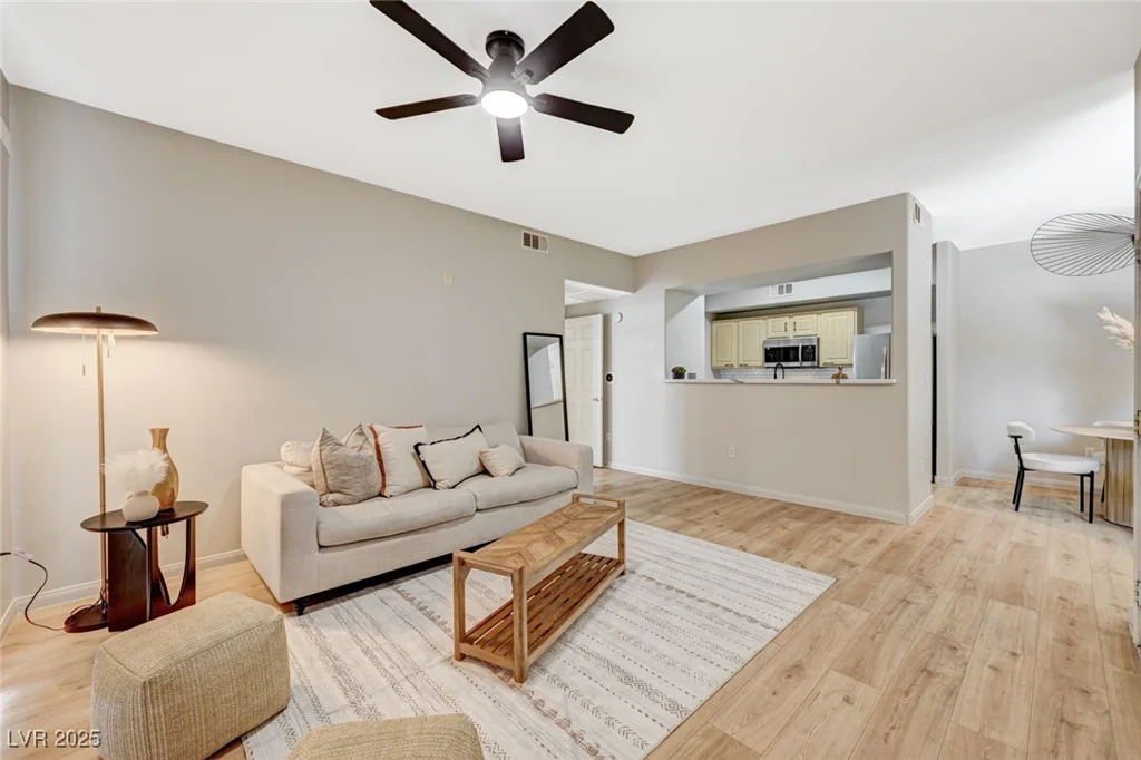 8000 Badura, Las Vegas, NV 89113
