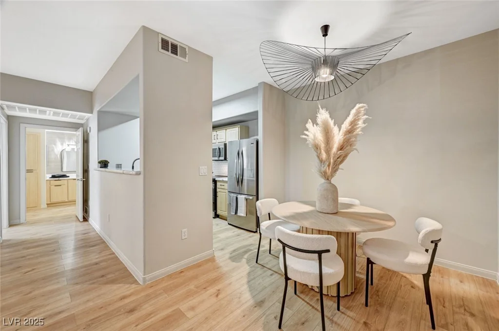 8000 Badura, Las Vegas, NV 89113