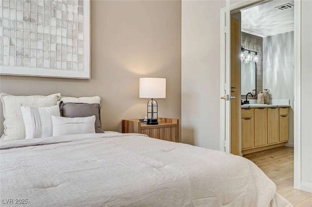 8000 Badura, Las Vegas, NV 89113