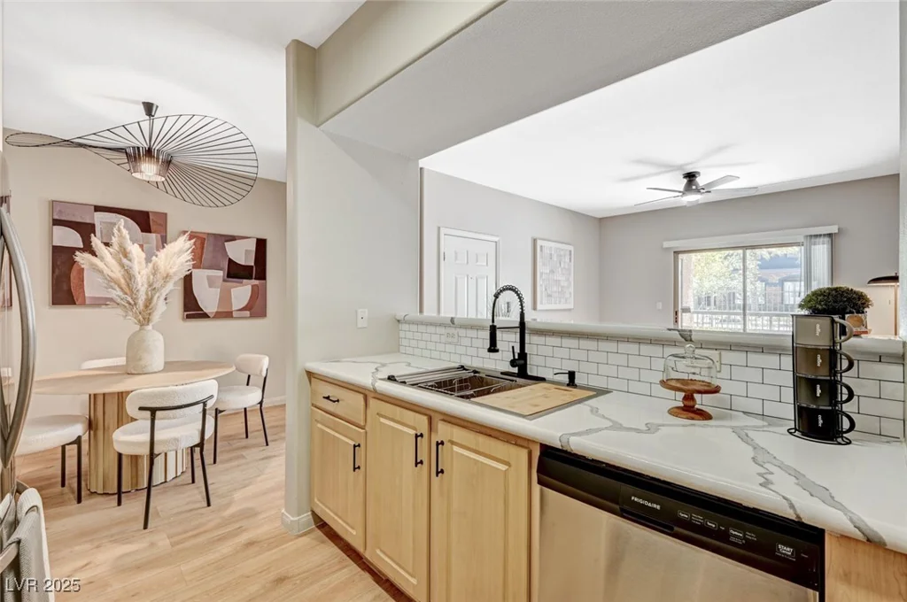 8000 Badura, Las Vegas, NV 89113