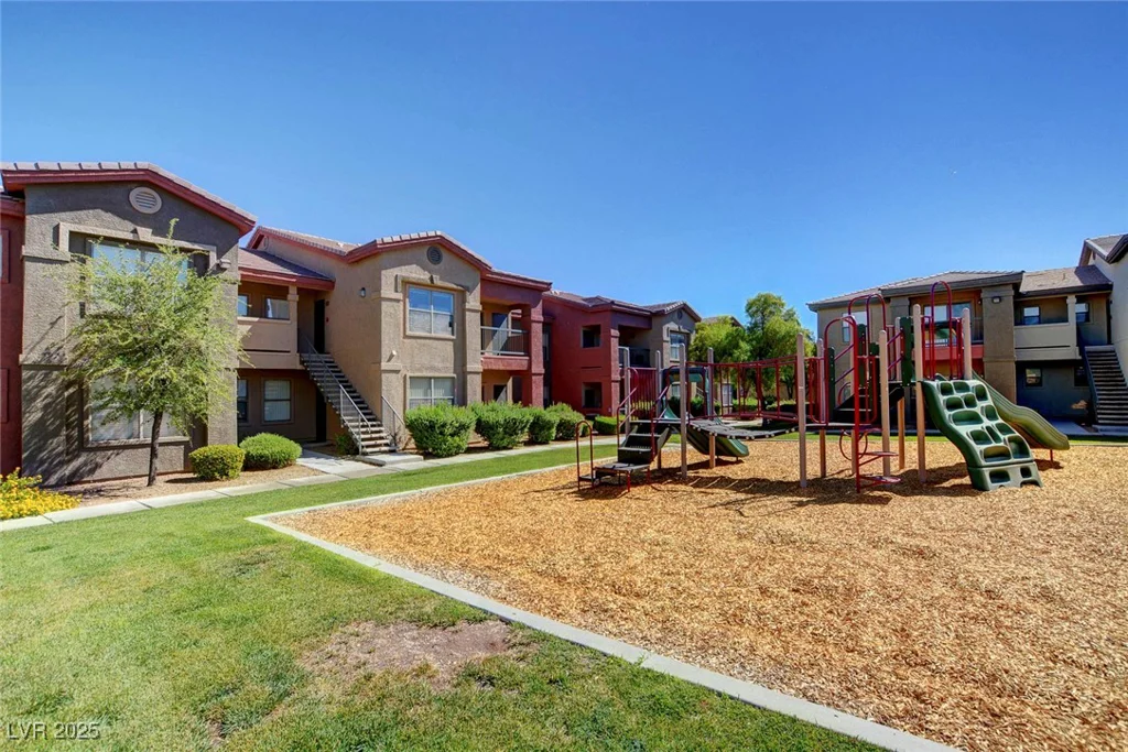 8000 Badura, Las Vegas, NV 89113