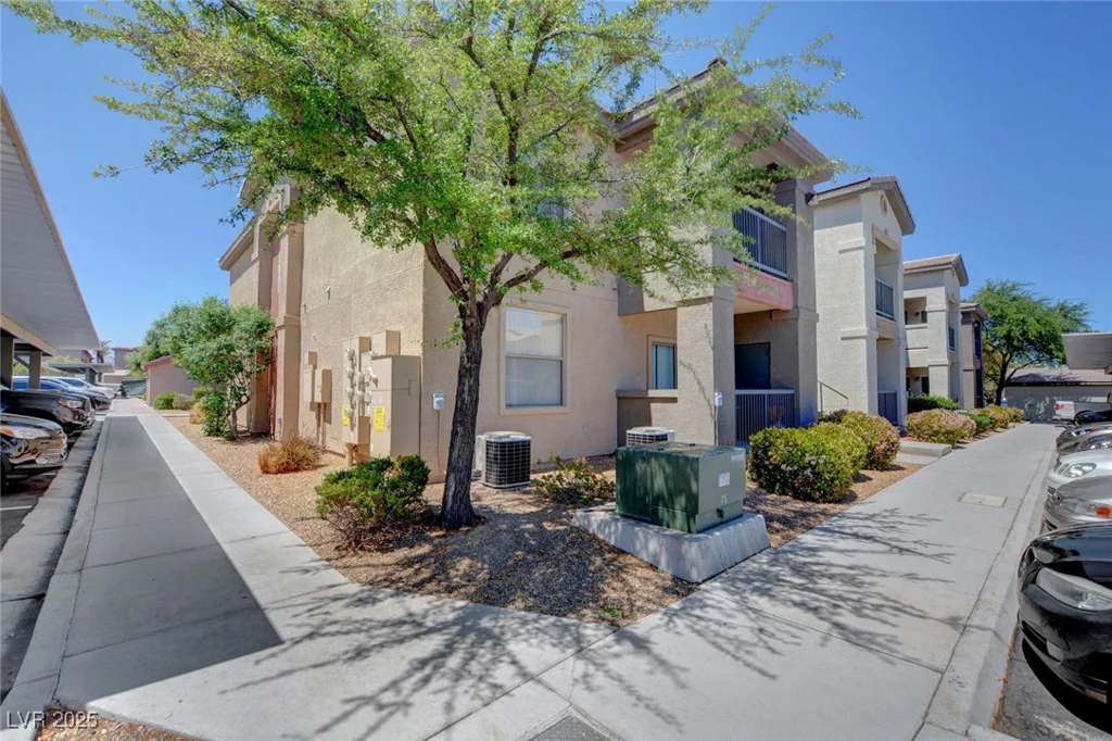 8000 Badura, Las Vegas, NV 89113