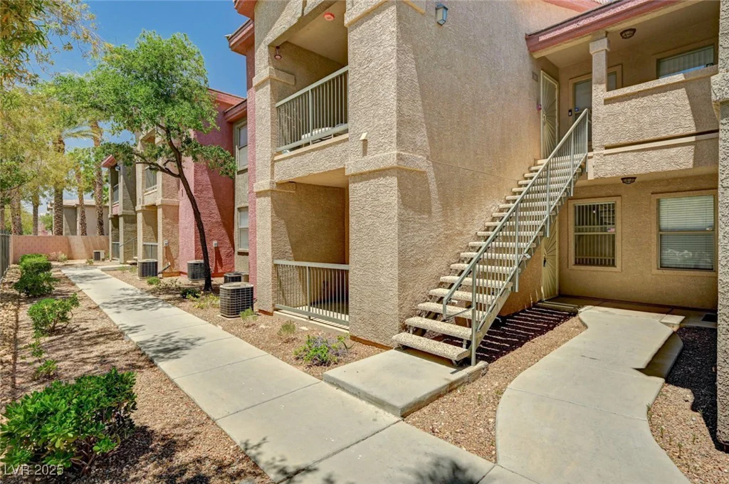 8000 Badura, Las Vegas, NV 89113