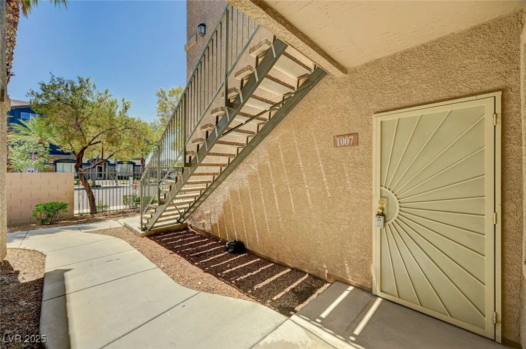 8000 Badura, Las Vegas, NV 89113