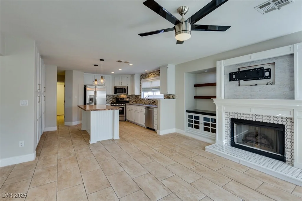 1917 Badger Canyon, North Las Vegas, NV 89031