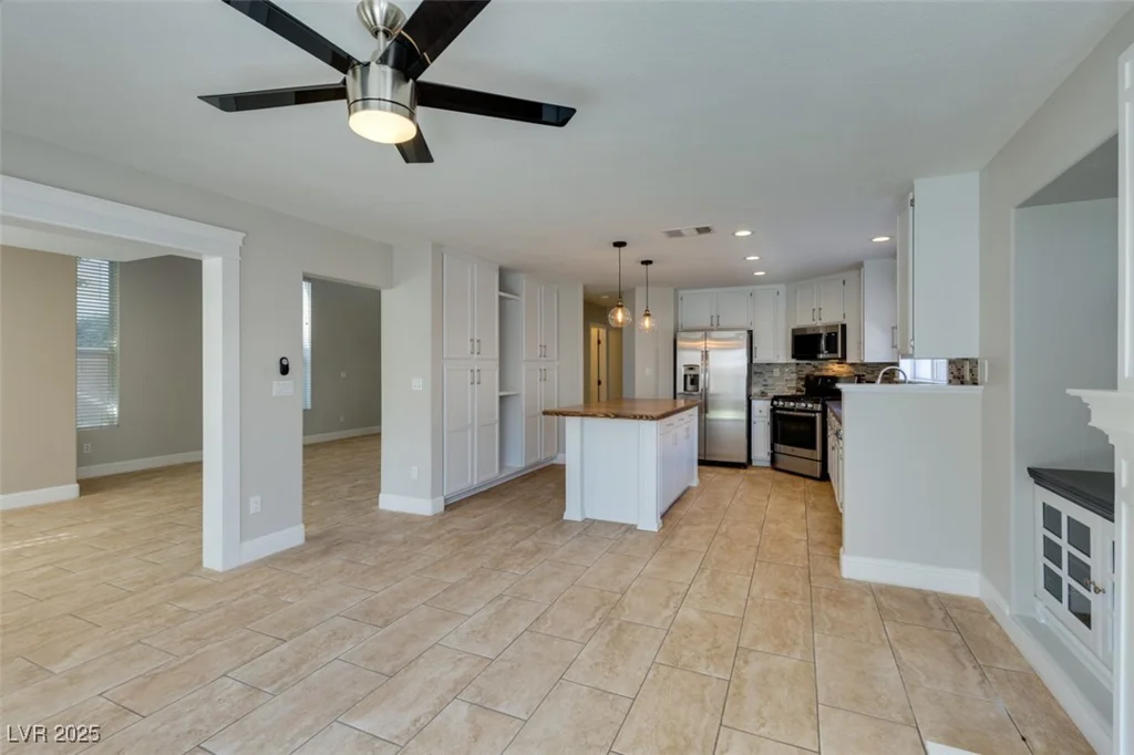 1917 Badger Canyon, North Las Vegas, NV 89031