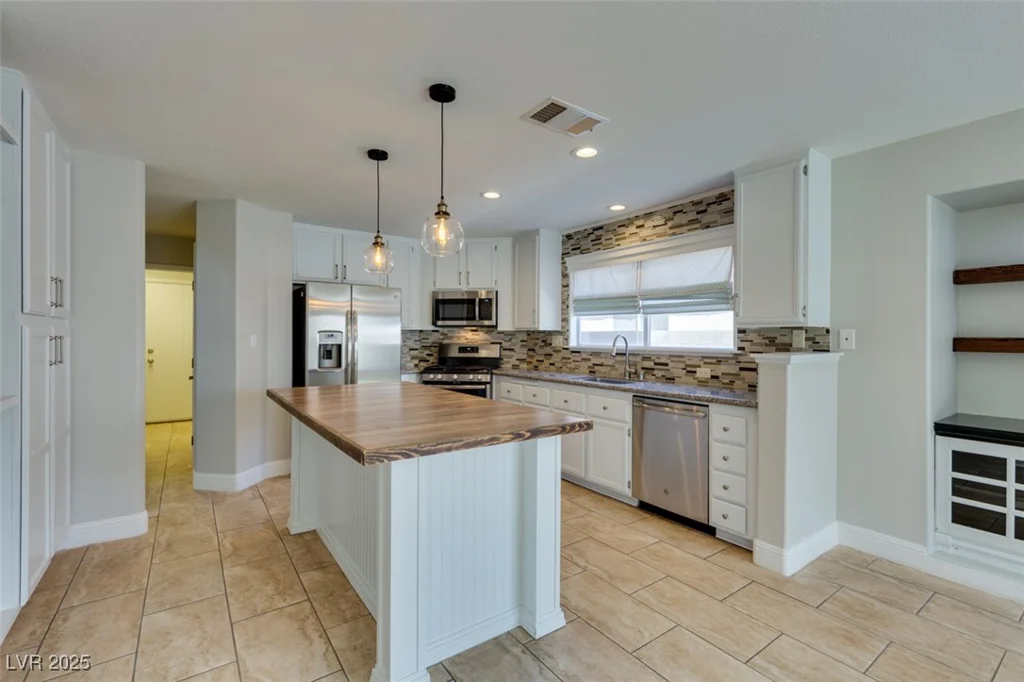 1917 Badger Canyon, North Las Vegas, NV 89031