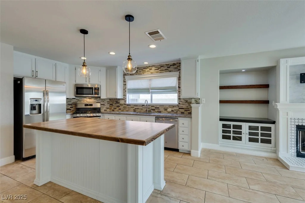 1917 Badger Canyon, North Las Vegas, NV 89031