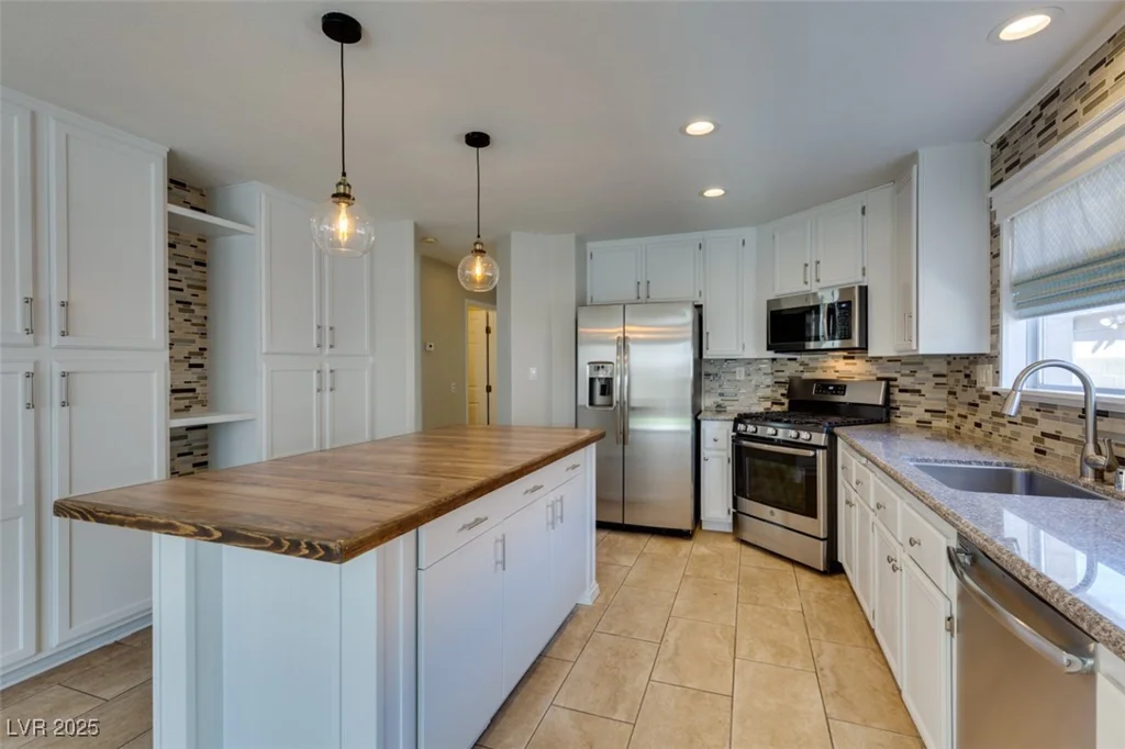 1917 Badger Canyon, North Las Vegas, NV 89031