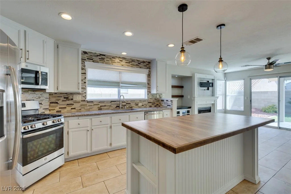 1917 Badger Canyon, North Las Vegas, NV 89031