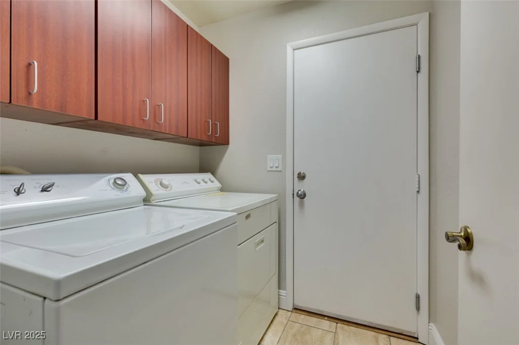 1917 Badger Canyon, North Las Vegas, NV 89031