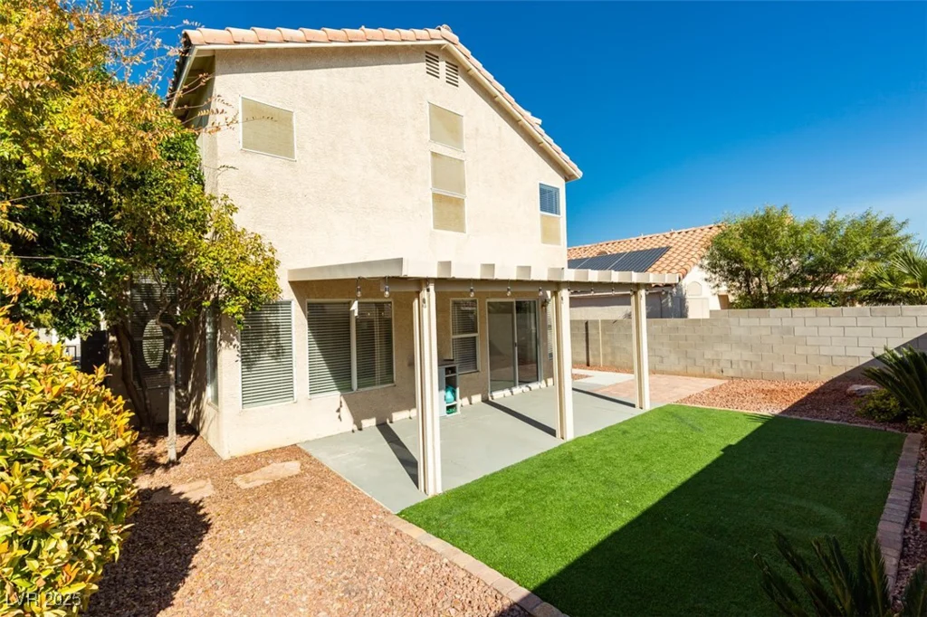 1917 Badger Canyon, North Las Vegas, NV 89031