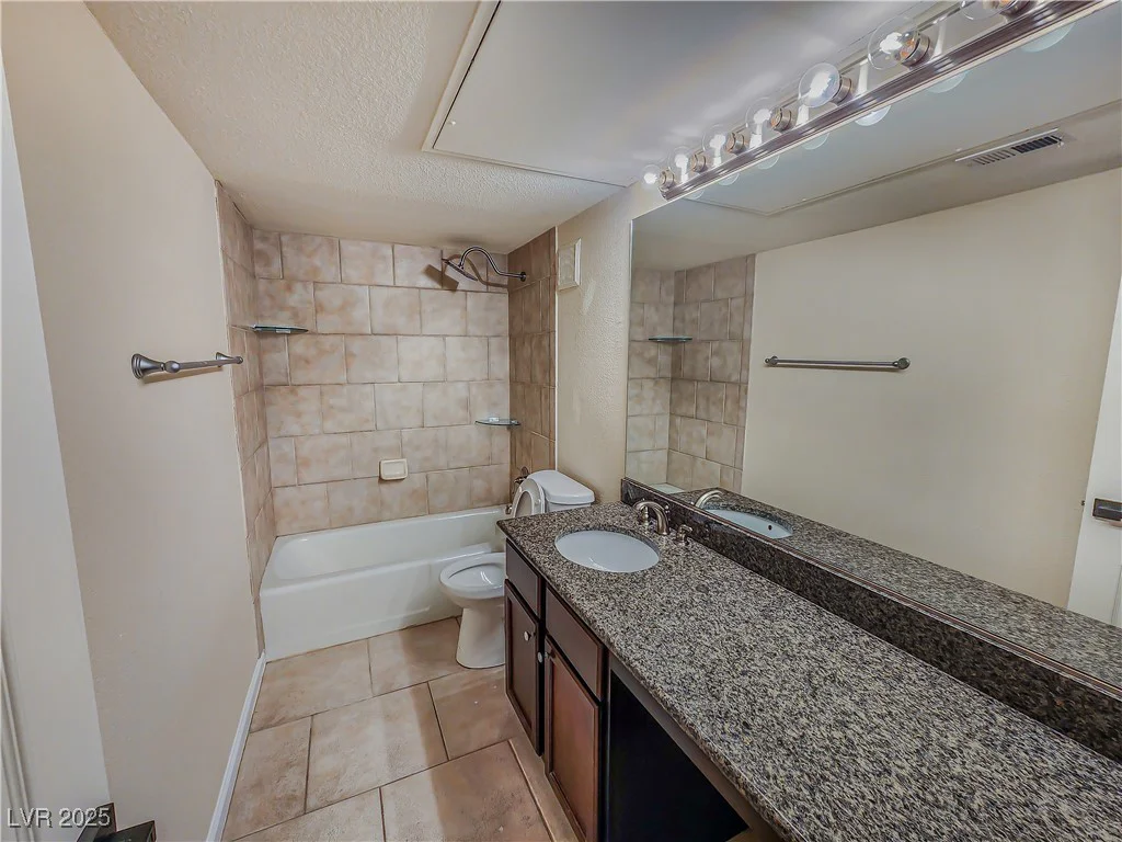 2867 Geary, Las Vegas, NV 89109