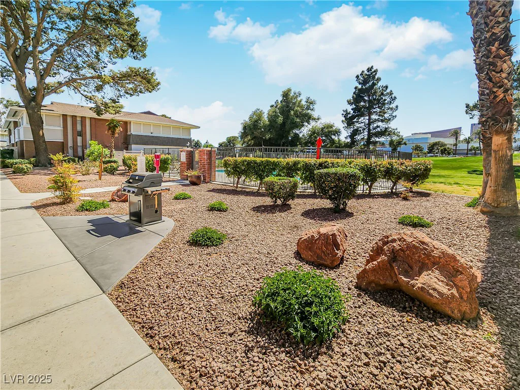 2867 Geary, Las Vegas, NV 89109