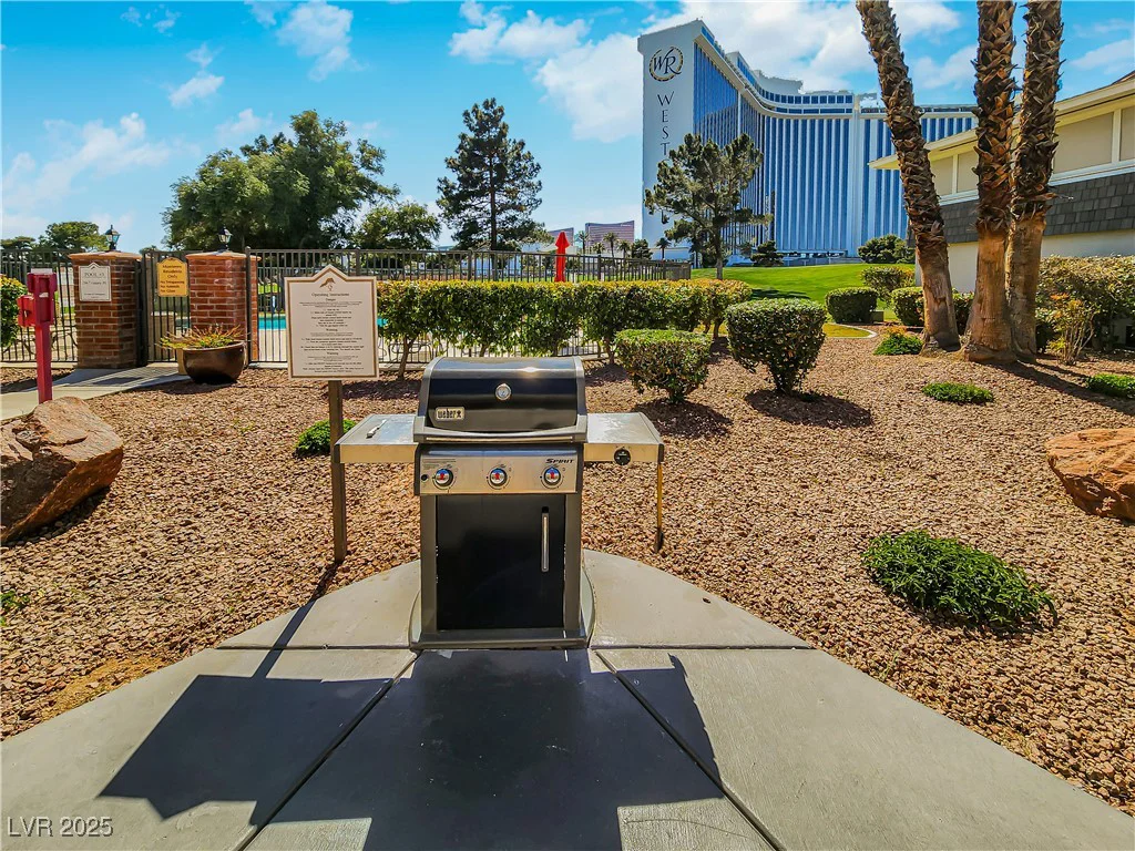 2867 Geary, Las Vegas, NV 89109