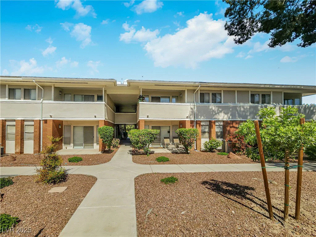 2867 Geary, Las Vegas, NV 89109