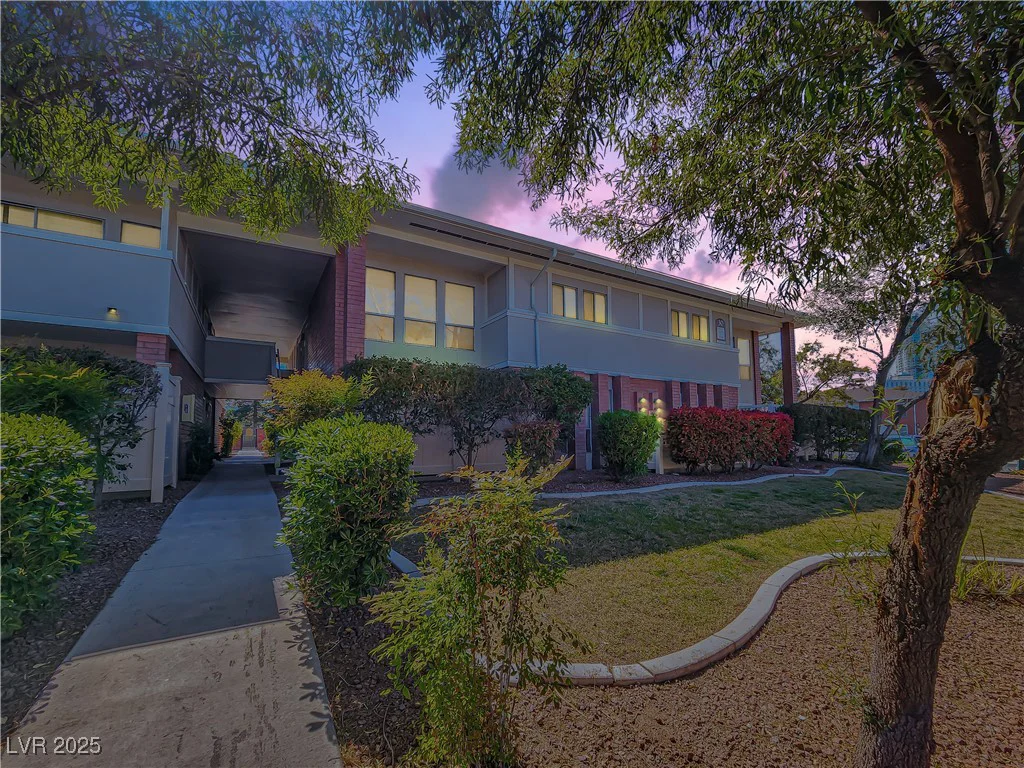 2867 Geary, Las Vegas, NV 89109