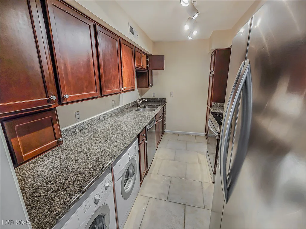 2867 Geary, Las Vegas, NV 89109