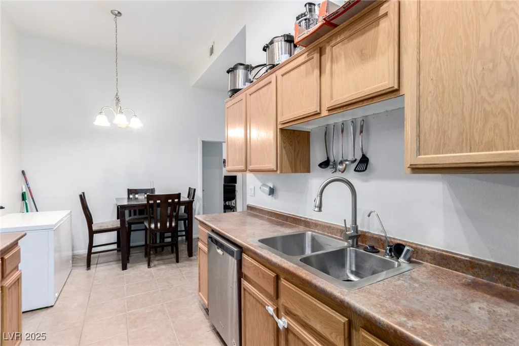 3515 Cactus Shadow, Las Vegas, NV 89129