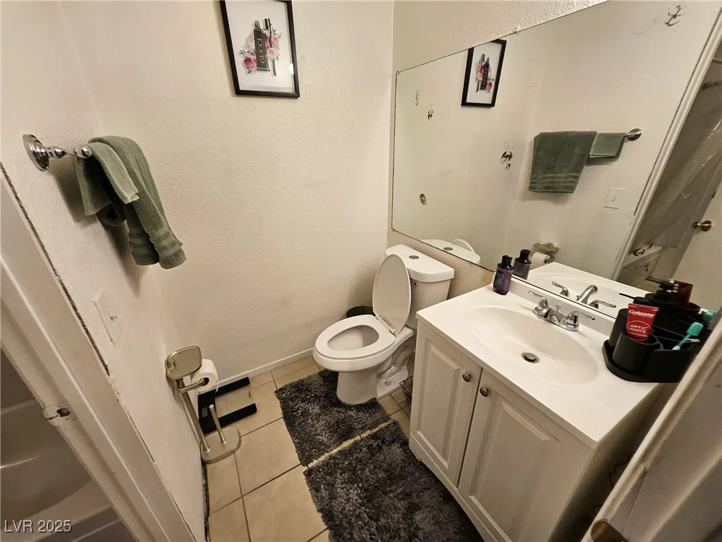 2200 Comet, North Las Vegas, NV 89030