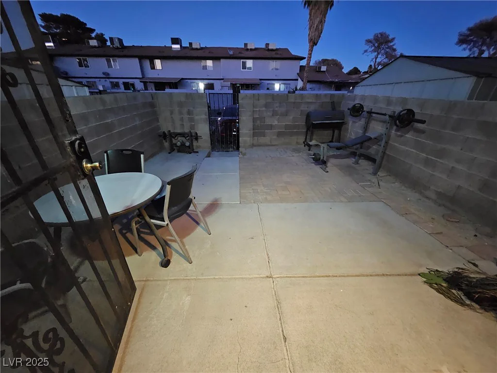 2200 Comet, North Las Vegas, NV 89030