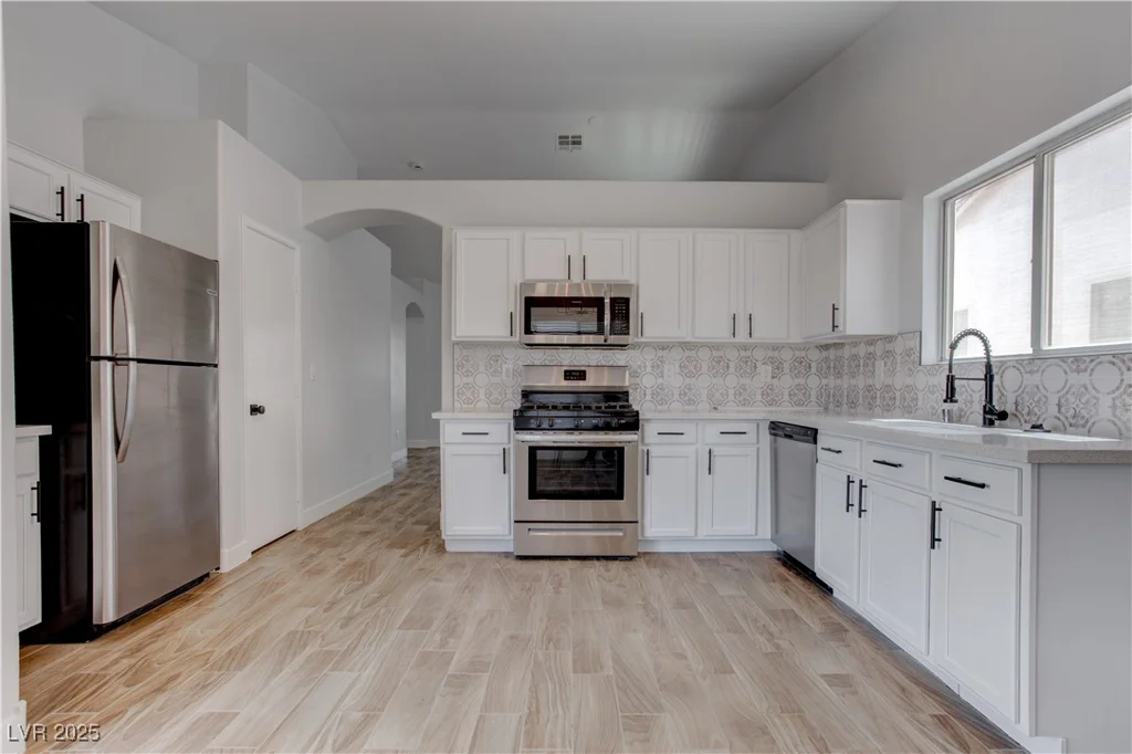 887 Cozy Valley, Henderson, NV 89015