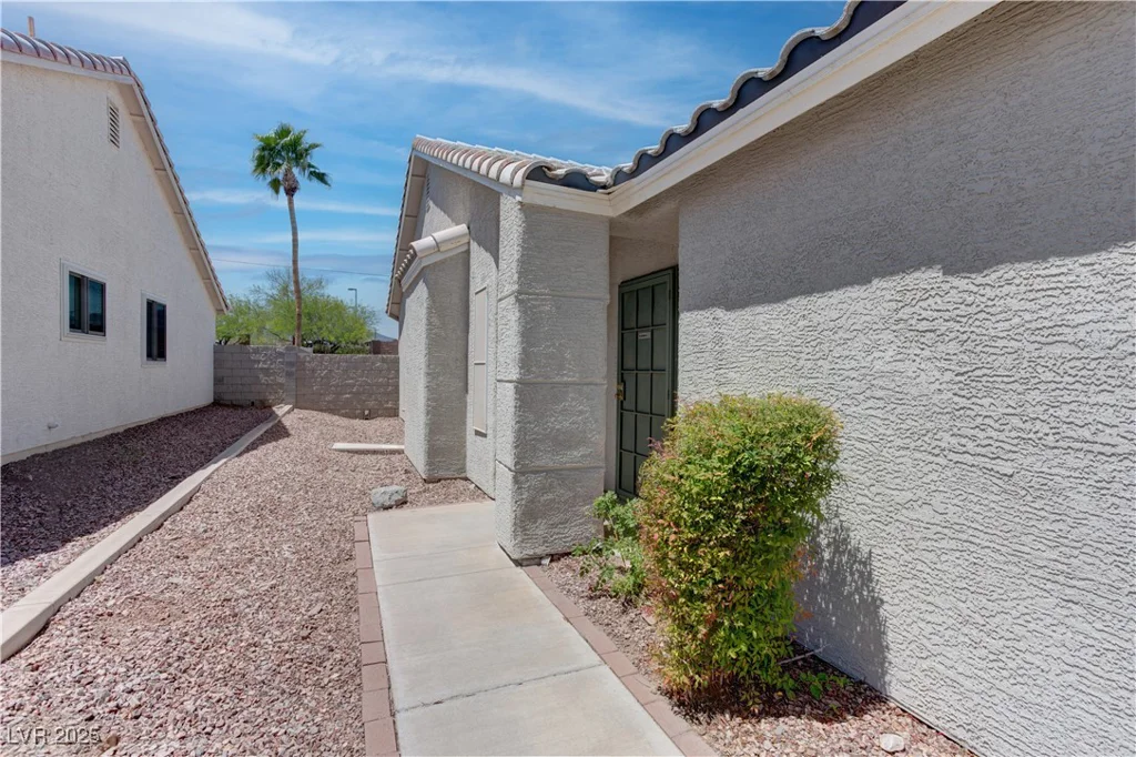 887 Cozy Valley, Henderson, NV 89015