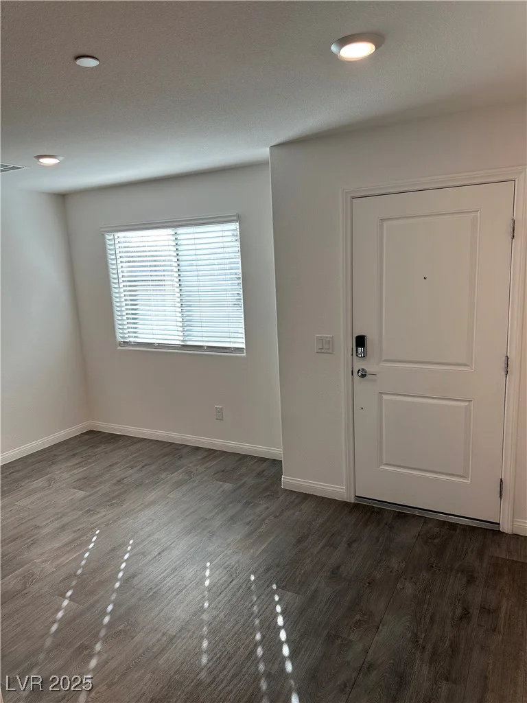 12170 Midnight Pine, Las Vegas, NV 89183