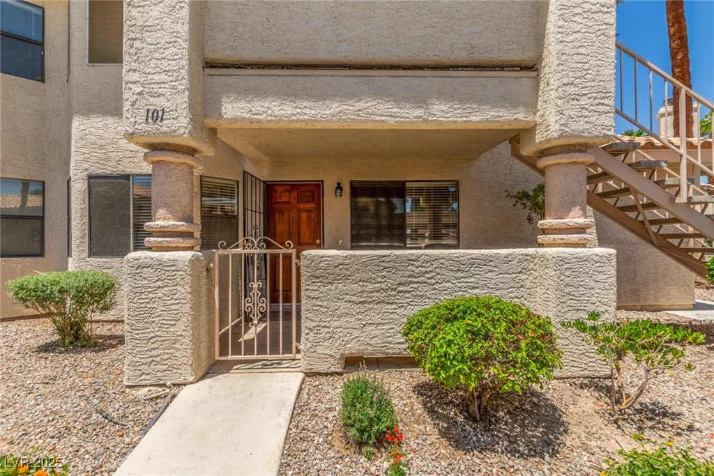 1017 Falconhead, Las Vegas, NV 89128