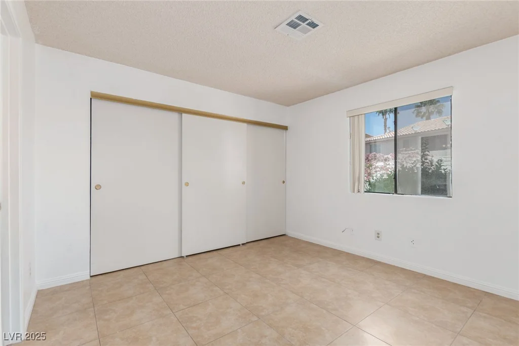1017 Falconhead, Las Vegas, NV 89128