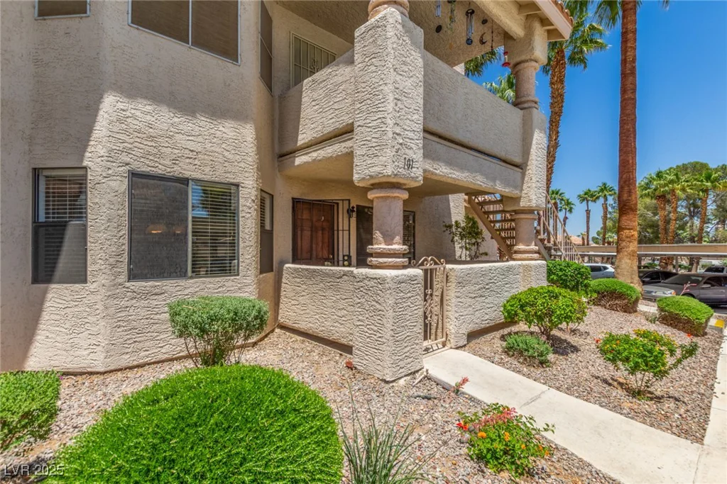 1017 Falconhead, Las Vegas, NV 89128