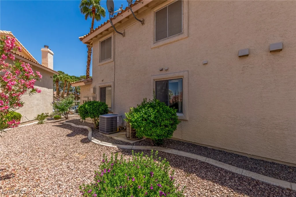 1017 Falconhead, Las Vegas, NV 89128
