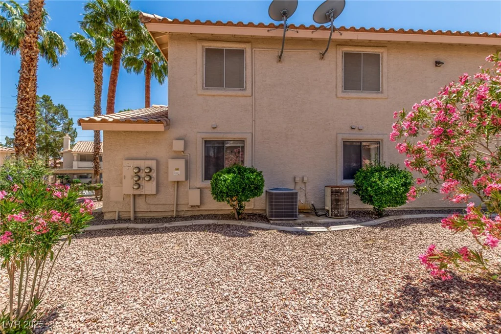 1017 Falconhead, Las Vegas, NV 89128