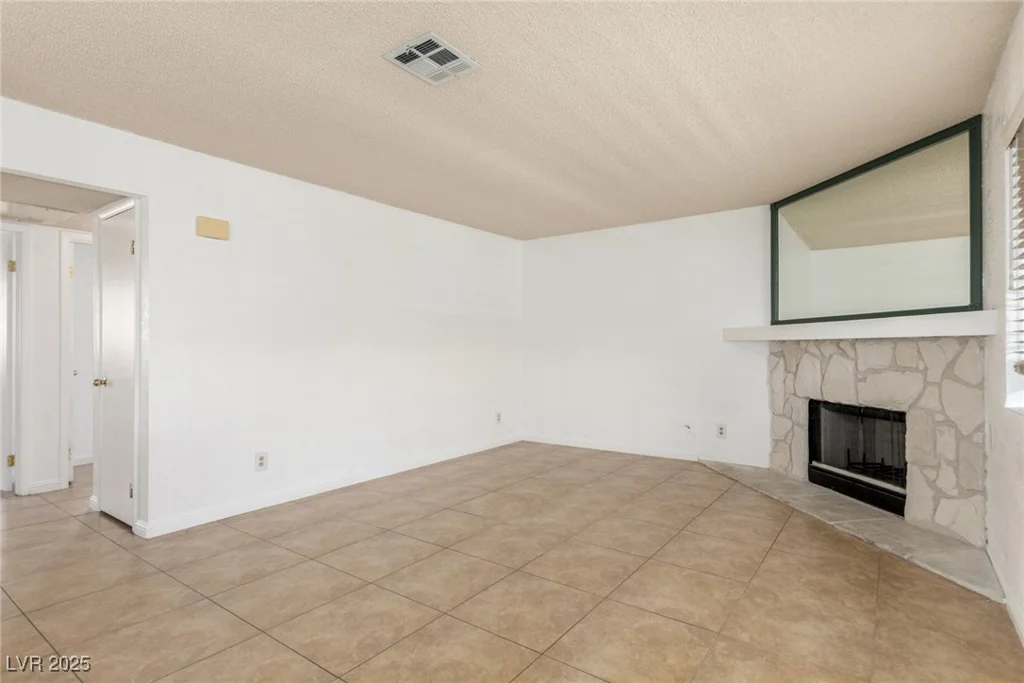 1017 Falconhead, Las Vegas, NV 89128