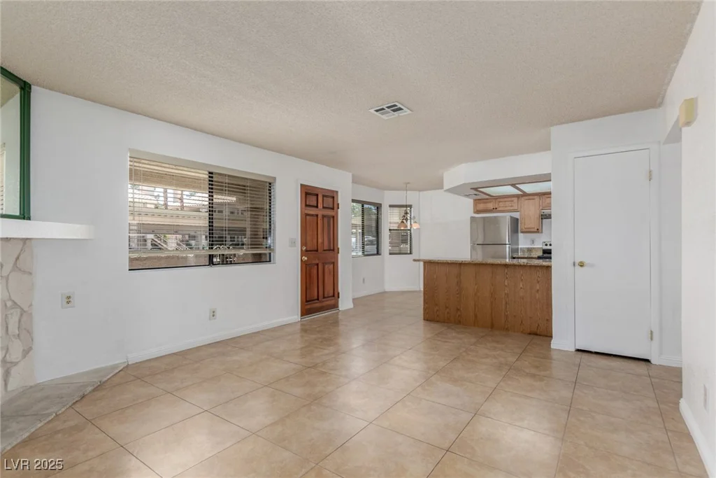 1017 Falconhead, Las Vegas, NV 89128