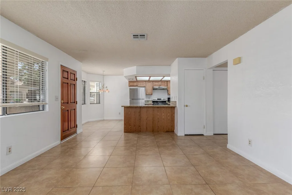 1017 Falconhead, Las Vegas, NV 89128