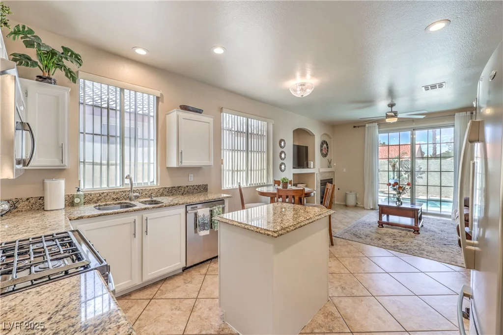 344 Golden Shore, Las Vegas, NV 89123