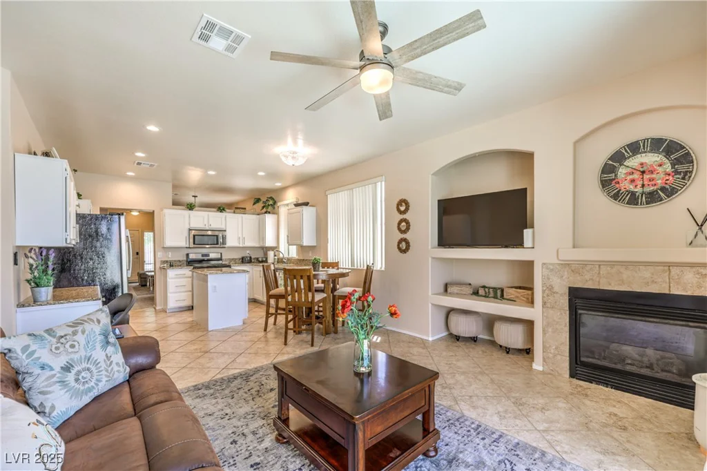 344 Golden Shore, Las Vegas, NV 89123