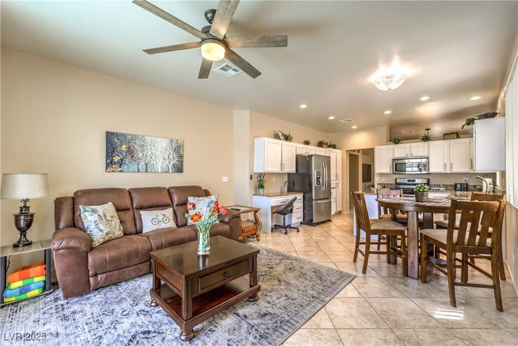 344 Golden Shore, Las Vegas, NV 89123