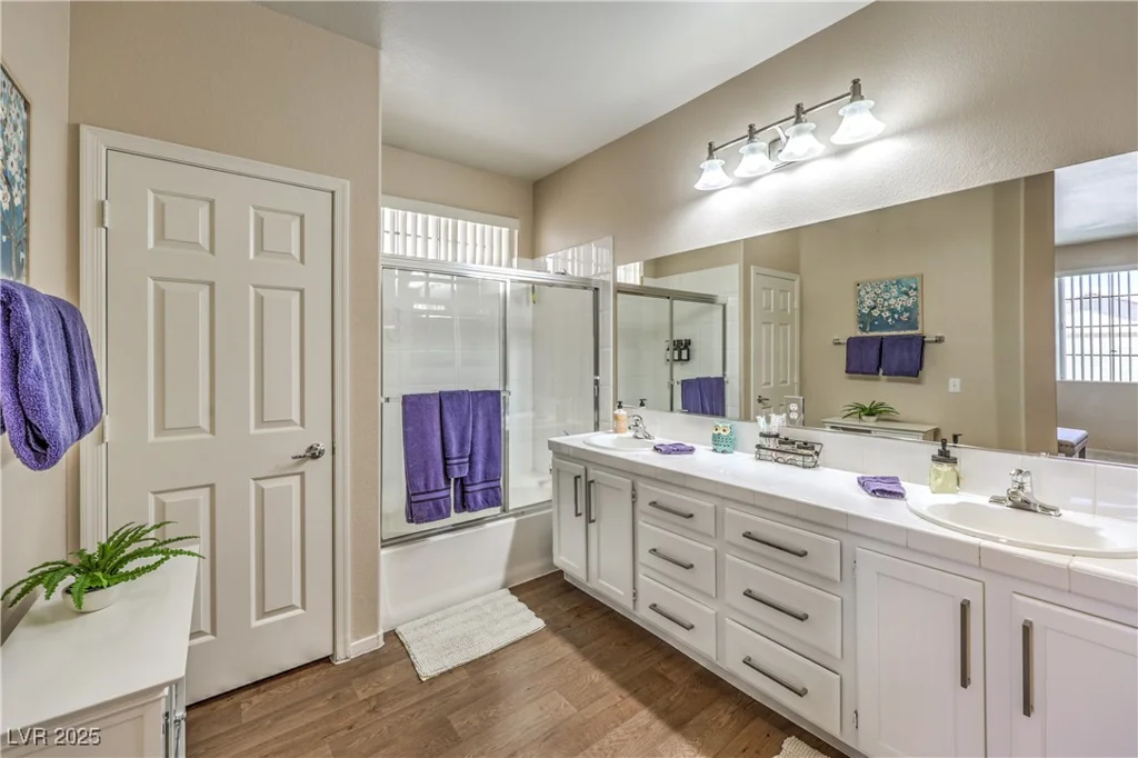 344 Golden Shore, Las Vegas, NV 89123