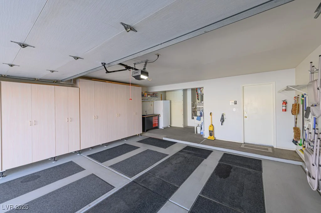 2437 Desert Butte, Las Vegas, NV 89134