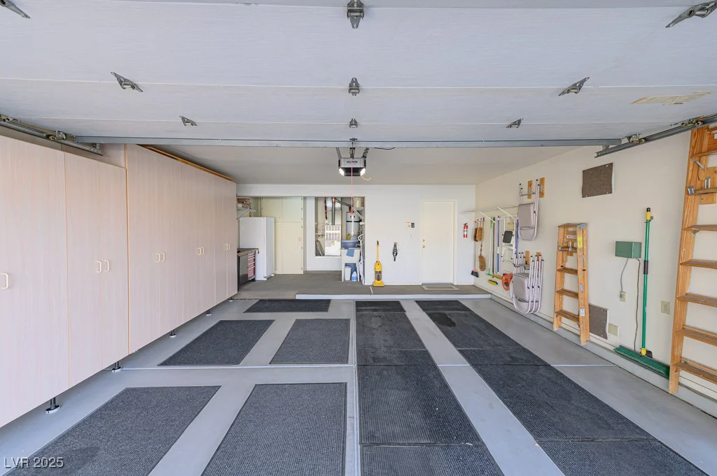 2437 Desert Butte, Las Vegas, NV 89134