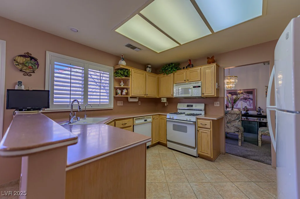 2437 Desert Butte, Las Vegas, NV 89134