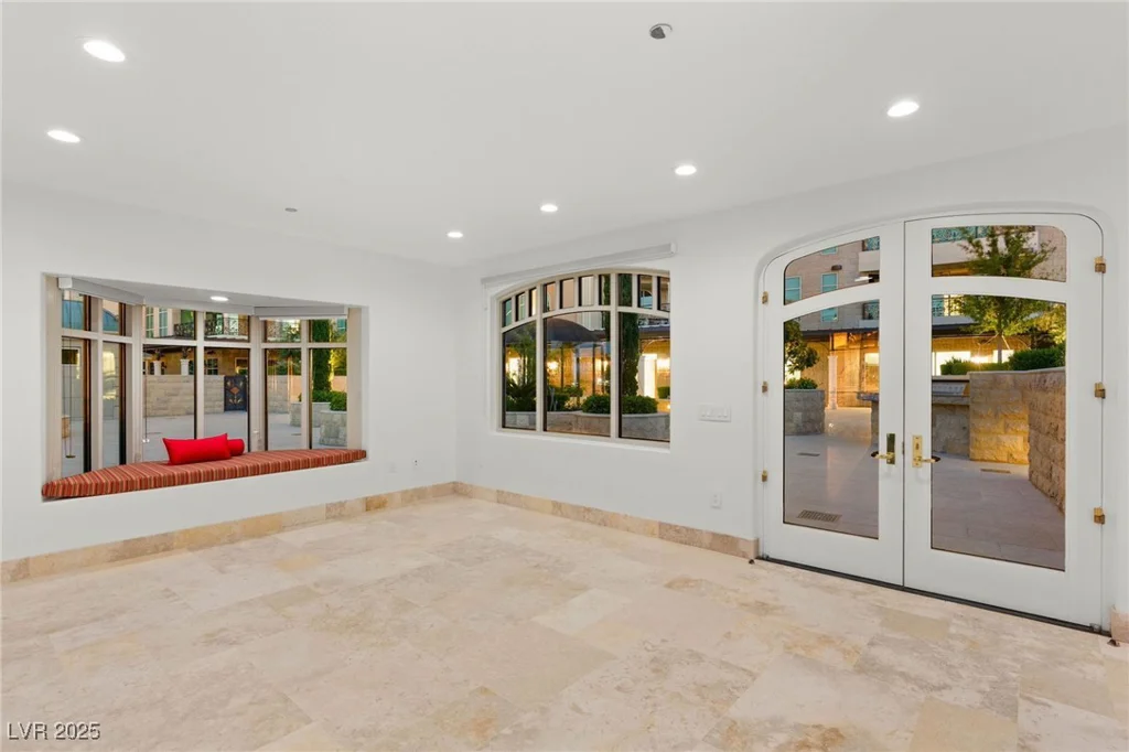 9101 Alta, Las Vegas, NV 89145
