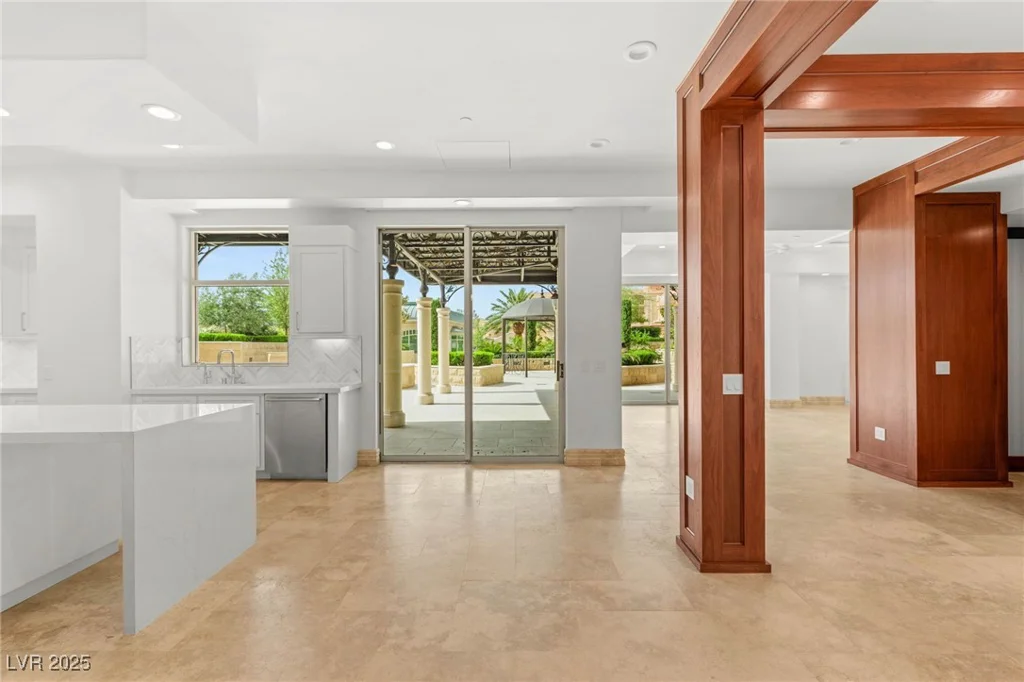 9101 Alta, Las Vegas, NV 89145