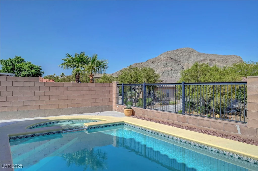 4020 Driscoll Mountain, Las Vegas, NV 89129